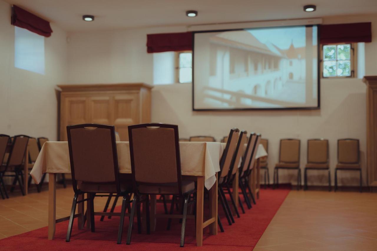Brigaderos Hotel Brigadir Borsi Ngoại thất bức ảnh