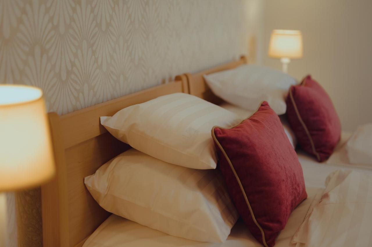 Brigaderos Hotel Brigadir Borsi Ngoại thất bức ảnh