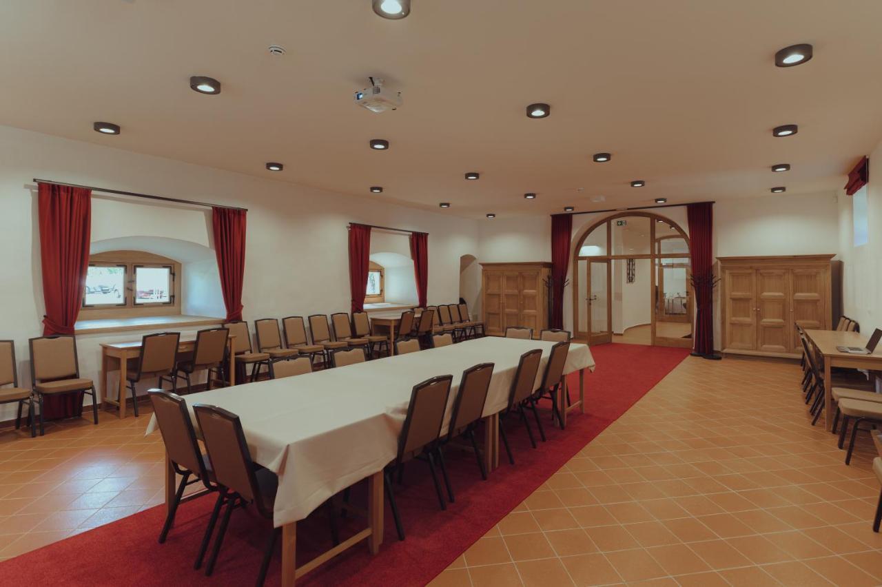 Brigaderos Hotel Brigadir Borsi Ngoại thất bức ảnh