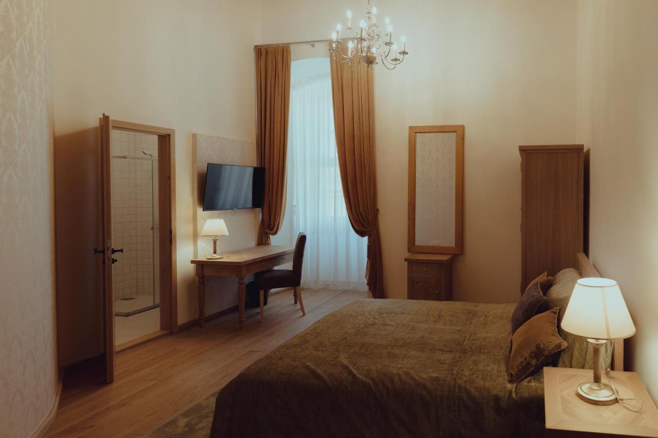 Brigaderos Hotel Brigadir Borsi Ngoại thất bức ảnh