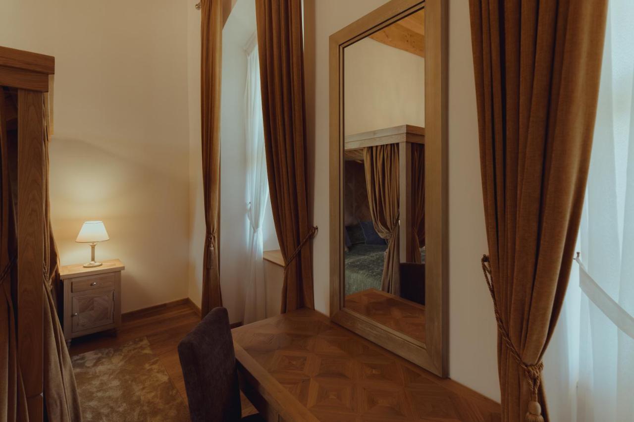 Brigaderos Hotel Brigadir Borsi Ngoại thất bức ảnh