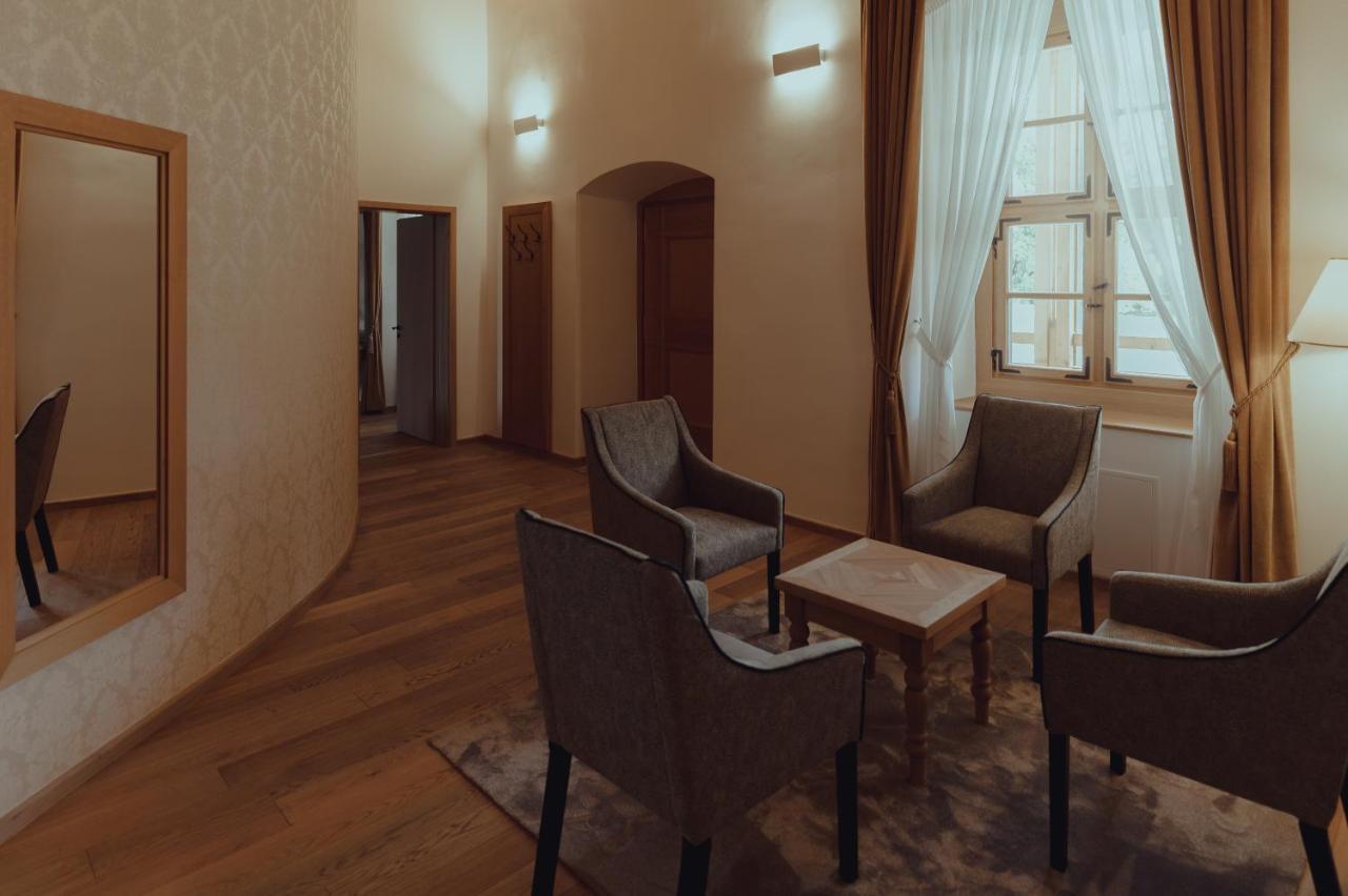 Brigaderos Hotel Brigadir Borsi Ngoại thất bức ảnh