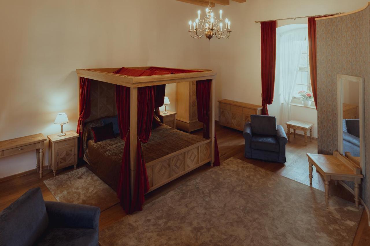 Brigaderos Hotel Brigadir Borsi Ngoại thất bức ảnh