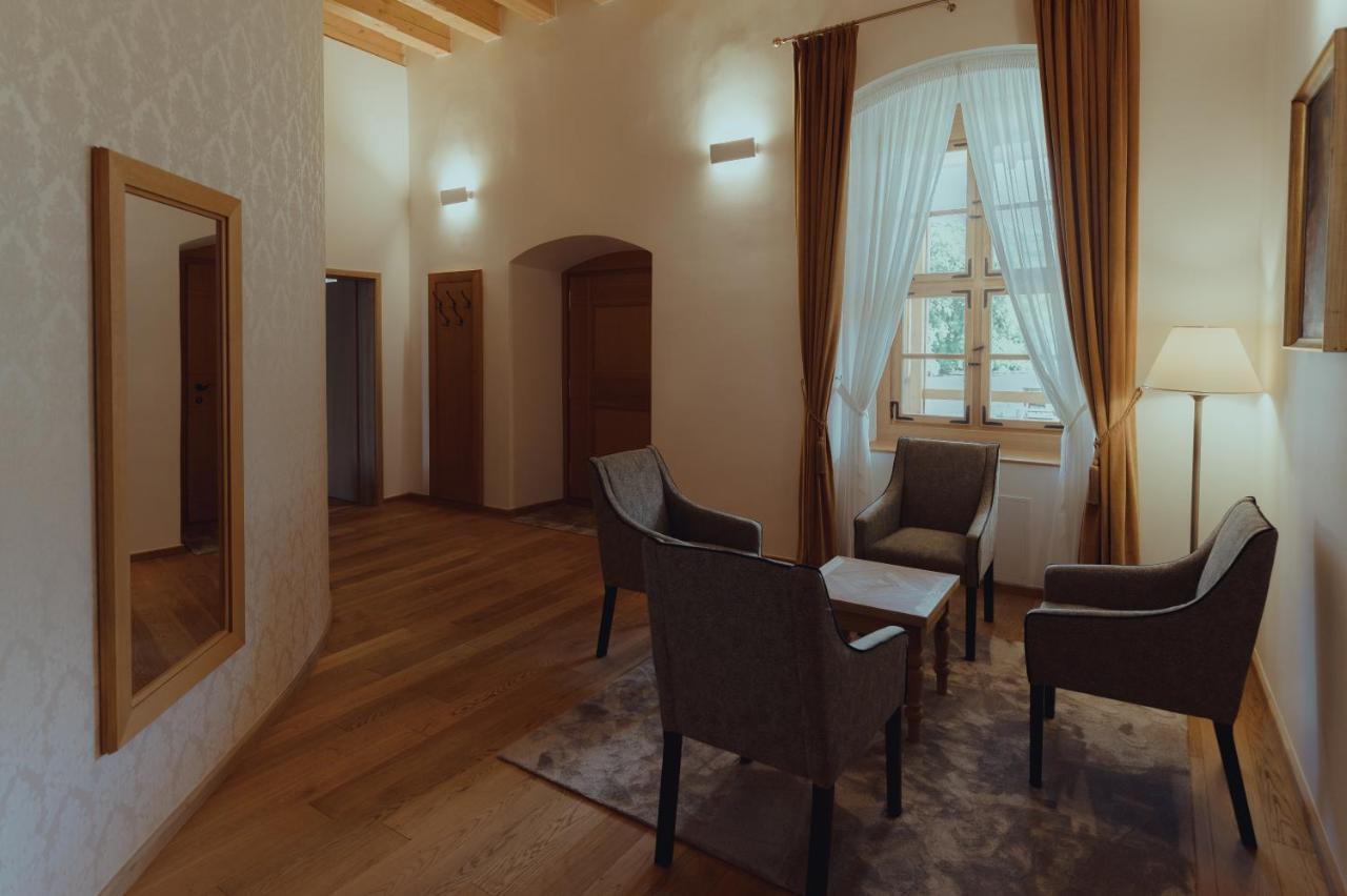 Brigaderos Hotel Brigadir Borsi Ngoại thất bức ảnh