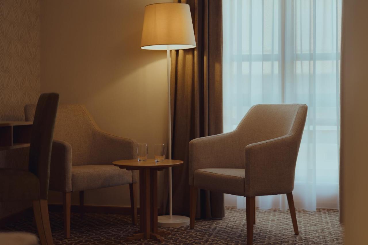 Brigaderos Hotel Brigadir Borsi Ngoại thất bức ảnh