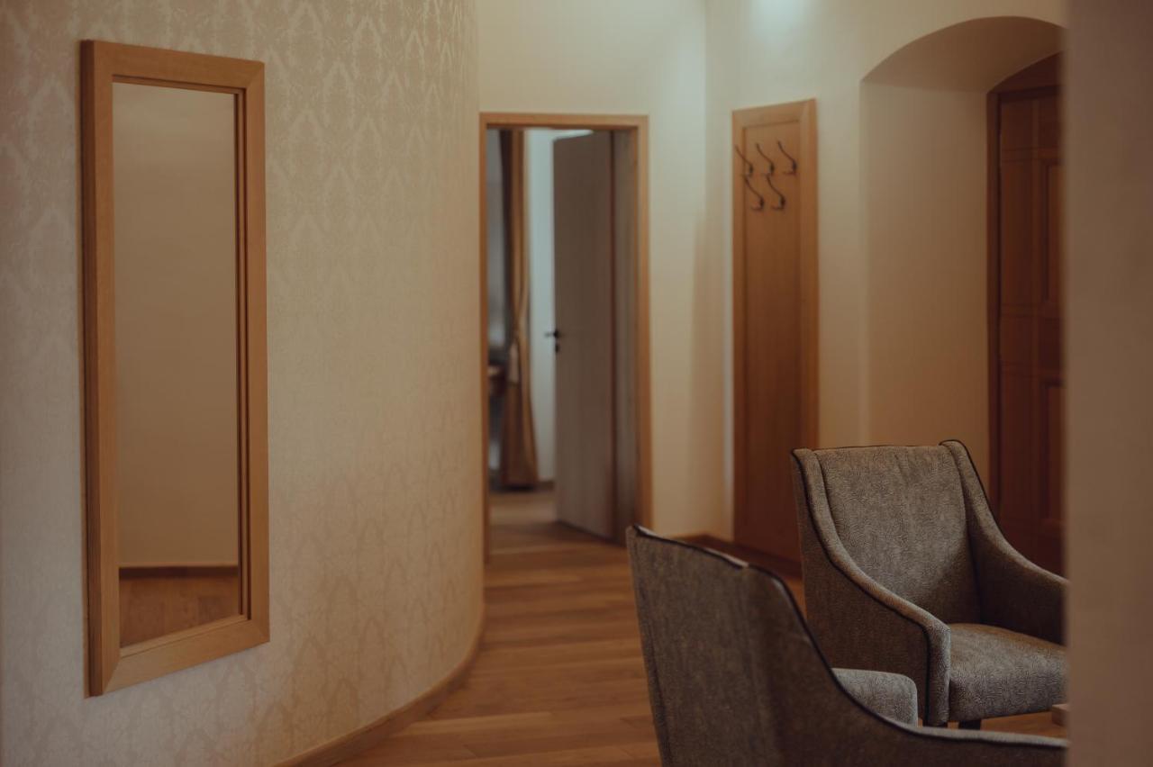 Brigaderos Hotel Brigadir Borsi Ngoại thất bức ảnh